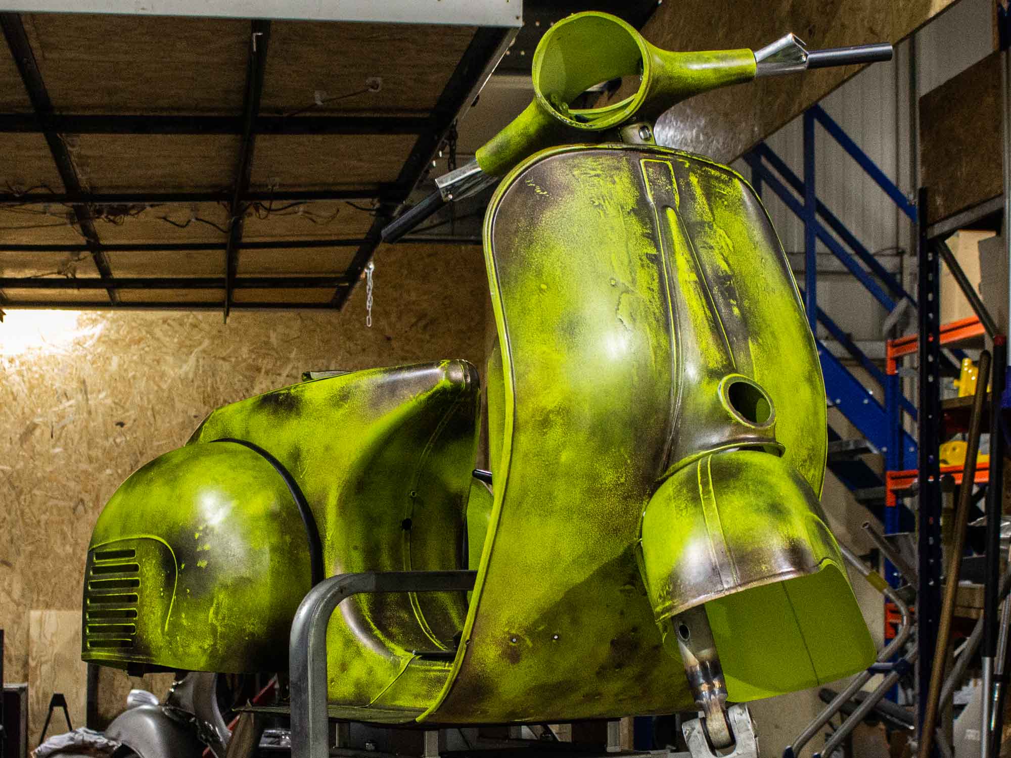 Vespa Lackierung Rawstyle Apfelgruen