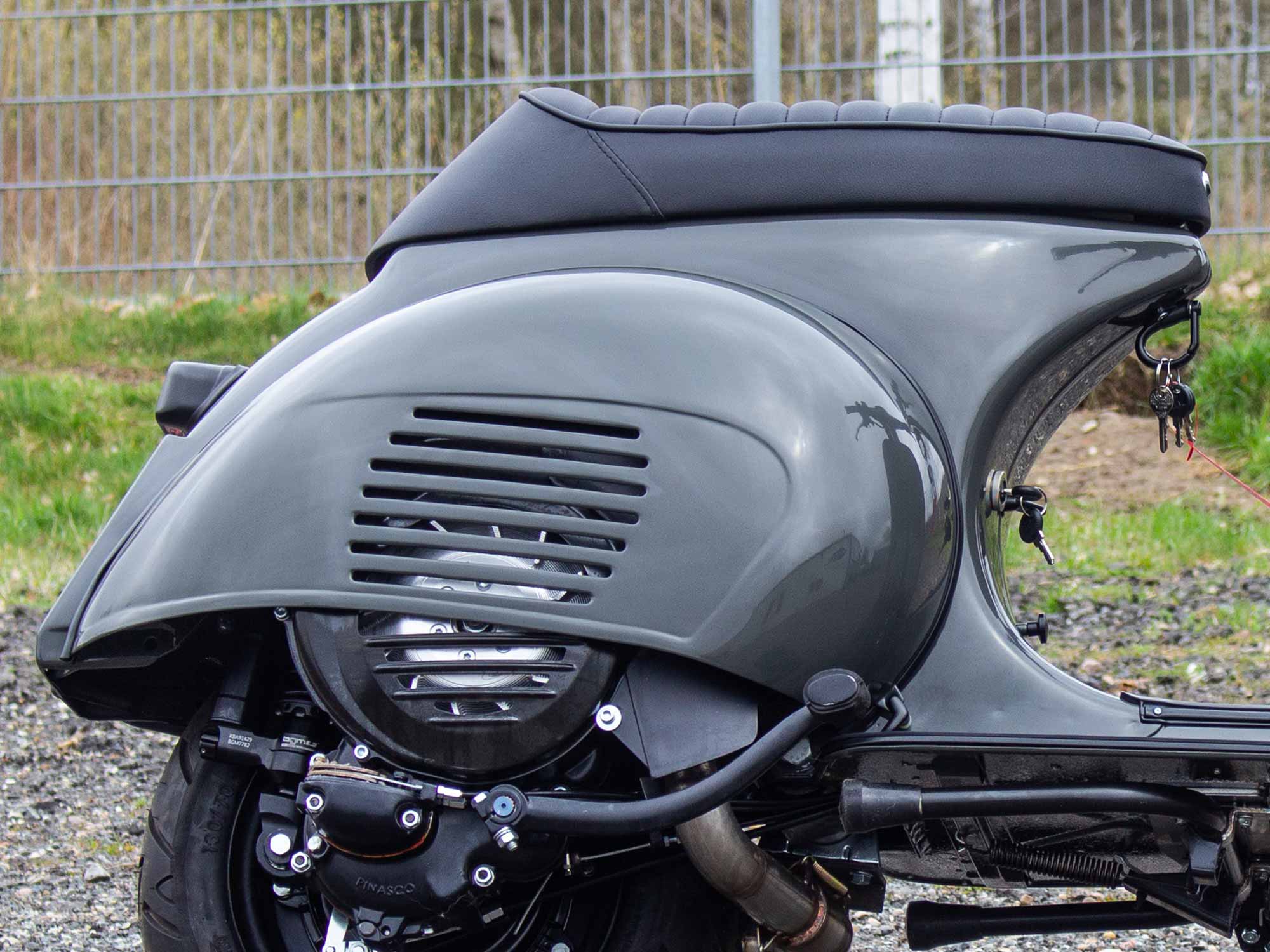 Streamline Seats Vespa Sitzbänke Scooter & Service