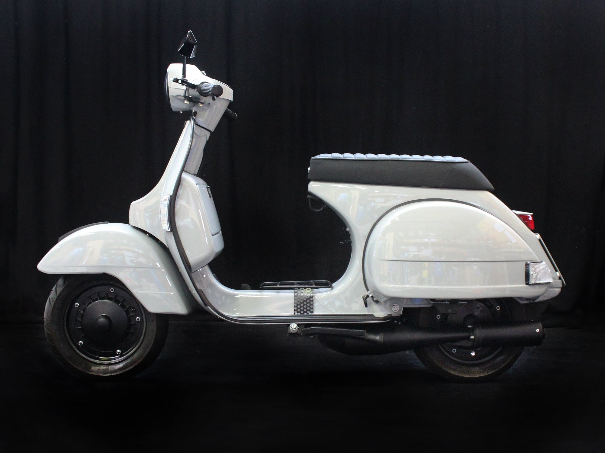 Custom Vespa PX 200 Grigio Abarth Scooter & Service