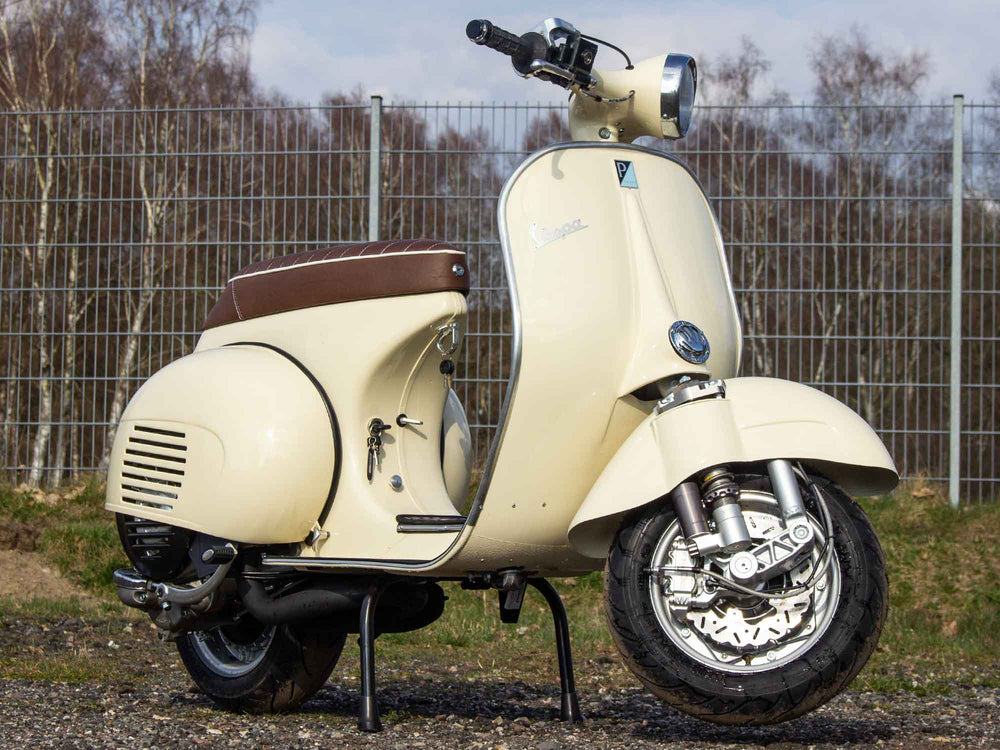 Custom Vespa Umbau VNB 125ccm mit Scheibenbremse in Piaggio Avorio 909 