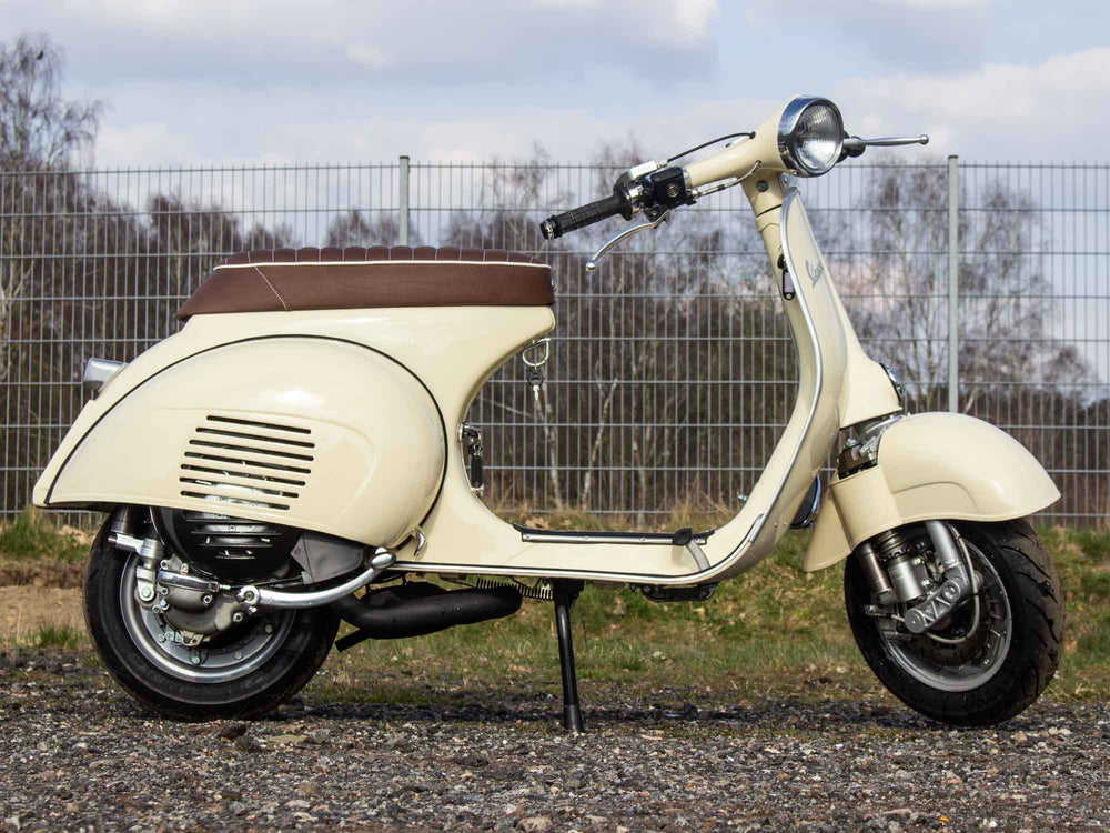 Custom Vespa Umbau VNB 125ccm mit Scheibenbremse in Piaggio Avorio 909 