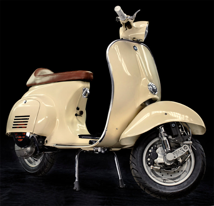 Vespa V50 Restauration mit Scheibenbremse Creme