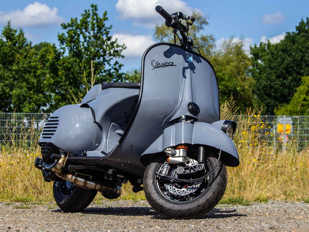 Vespa ACMA Conversion mit 250ccm Motor, Scheibenbremse und Drag Bar Lenker.