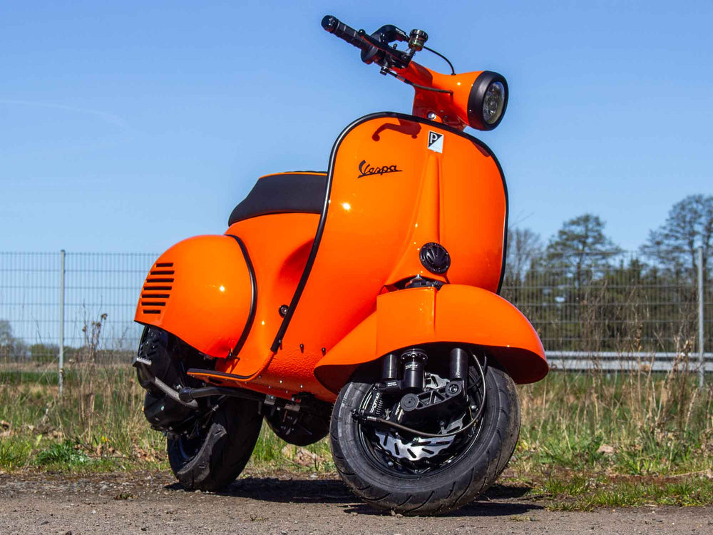 Custom Vespa Conversion mit BFA 288ccm Motor, Curley Auspuff und Acma Seitenhauben 