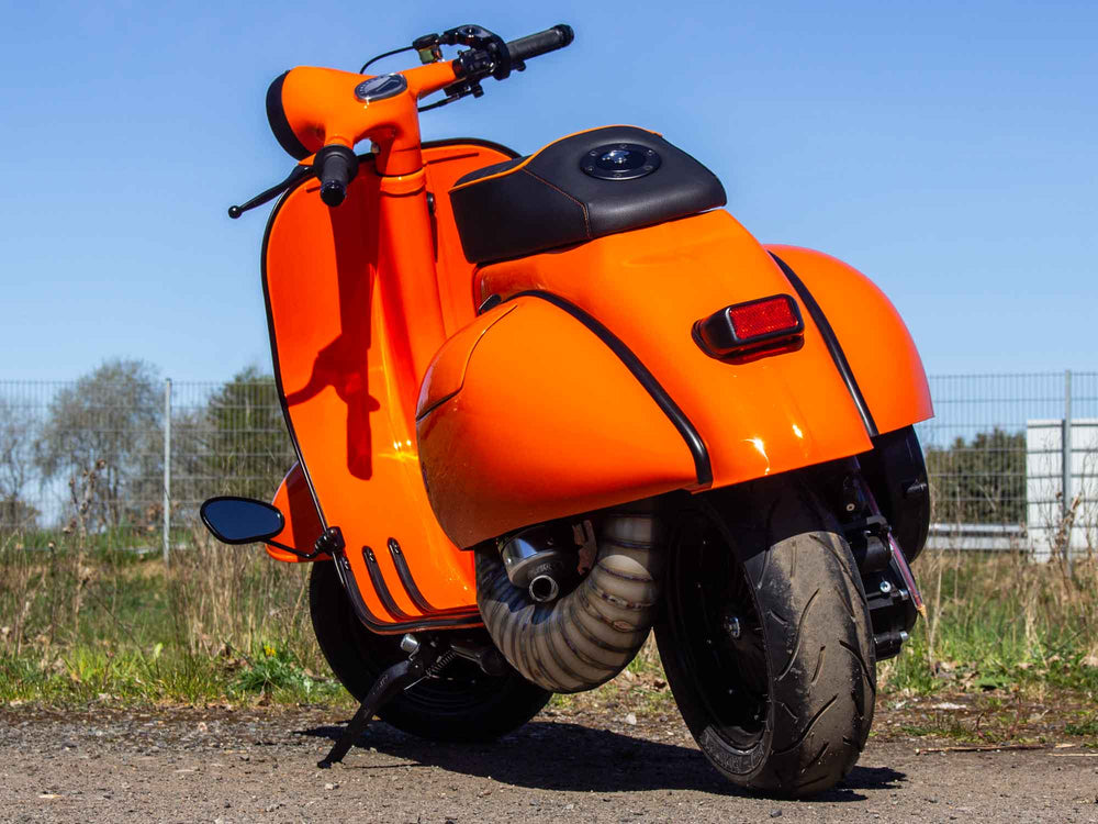 Custom Vespa Conversion mit BFA 288ccm Motor, Curley Auspuff und Acma Seitenhauben 