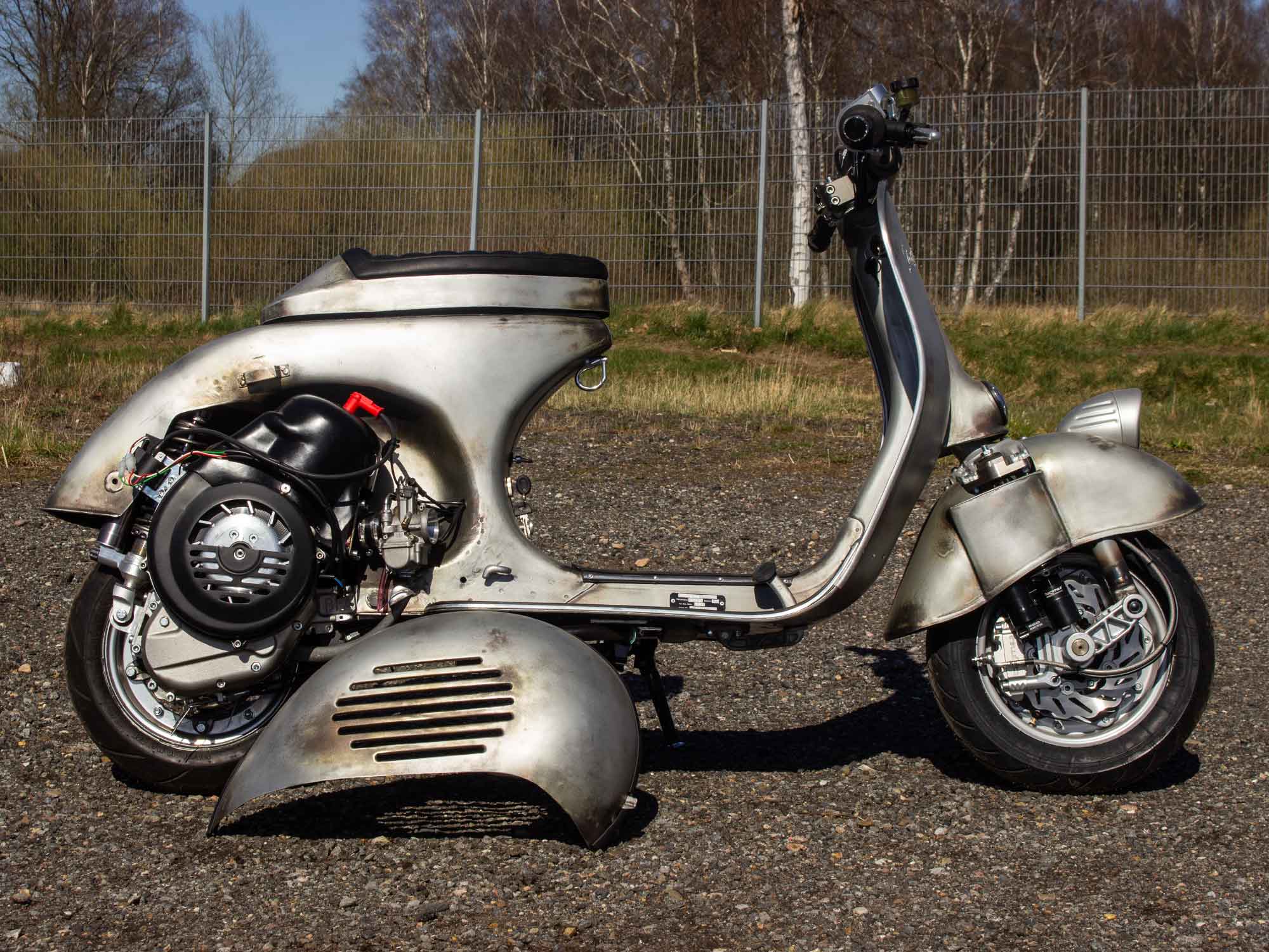Custom Vespa conversion mit BFA 288ccm Motor Rawstyle
