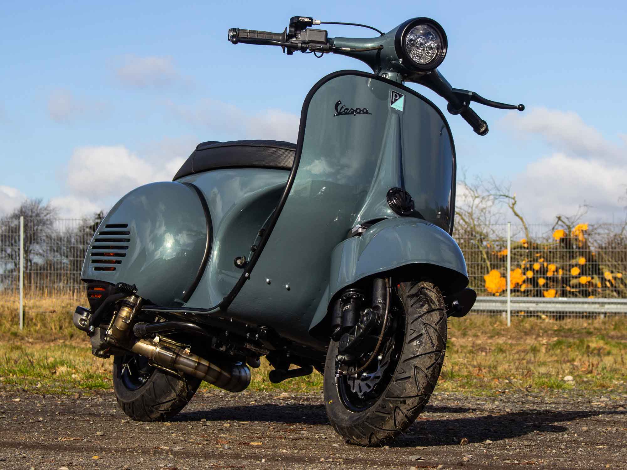Custom Vespa GS 244ccm mit Scheibenbremse in Mini Sage Green