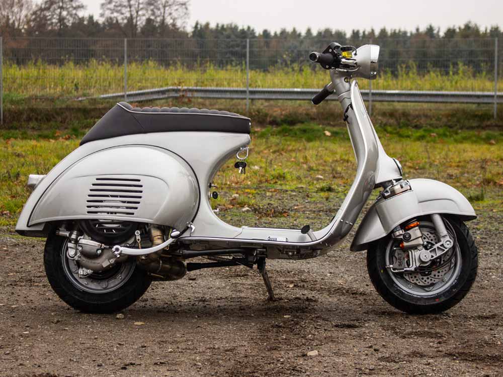Custom Vespa VNB 244 in Mercedes Silbergrau Metallic 180