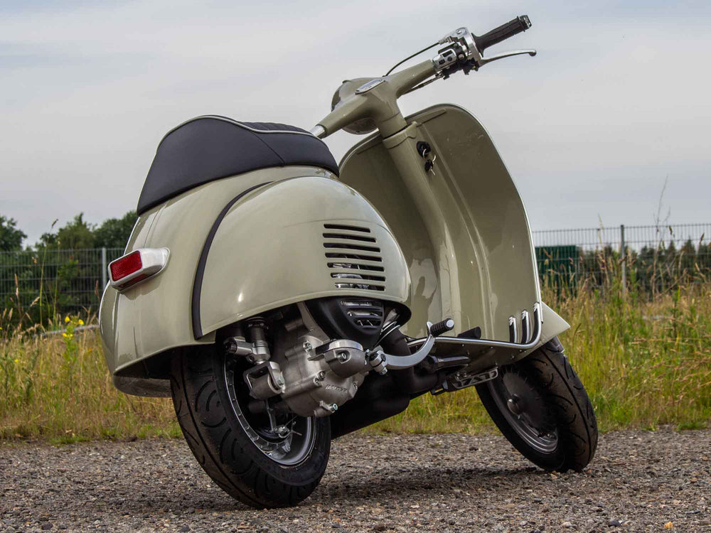 Custom Vespa VBB 244ccm Classic in Porsche Steingrau