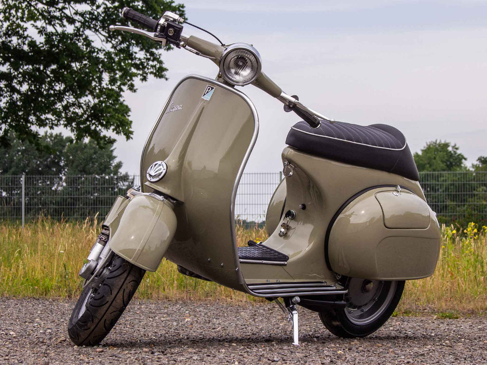 Custom Vespa VBB 244ccm Classic in Porsche Steingrau