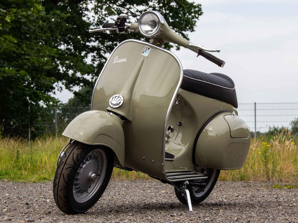 Custom Vespa VBB 244ccm Classic in Porsche Steingrau