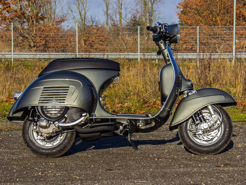 Custom Vespa GS 125 Conversion in Porsche Felsengrün