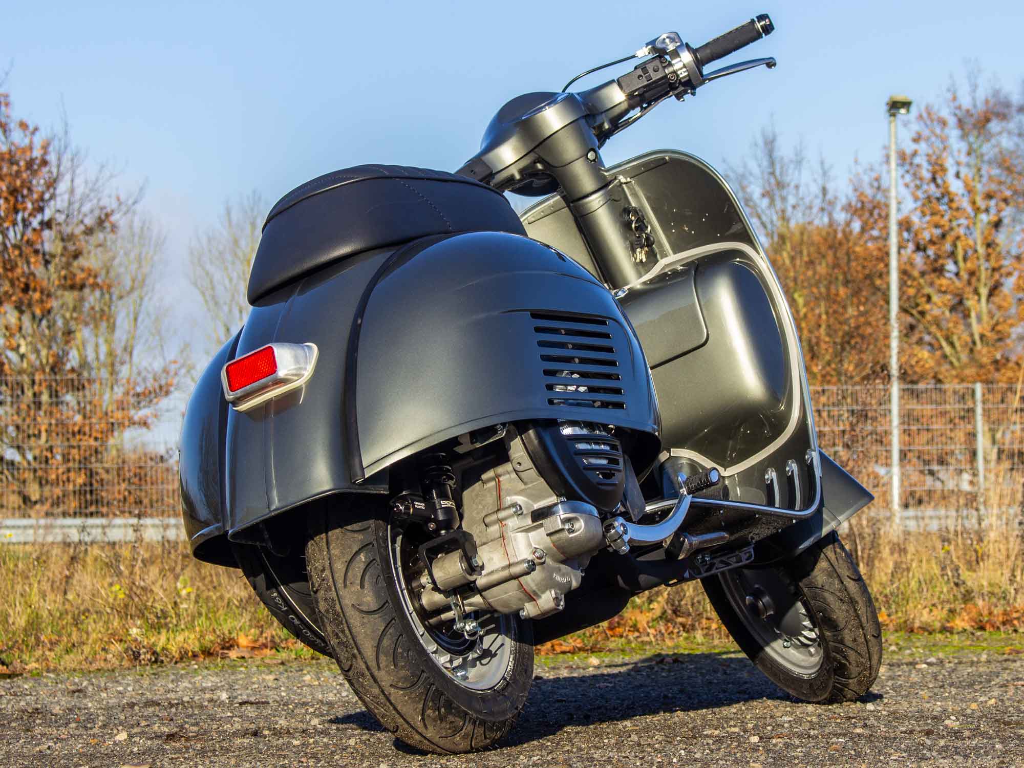 Custom Vespa GS 125ccm in Porsche Felsengruen