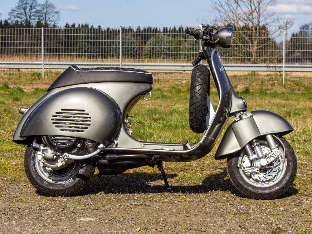 Custom Vespa Umbau GS 244ccm mit Scheibenbremse in Porsche Felsengrün