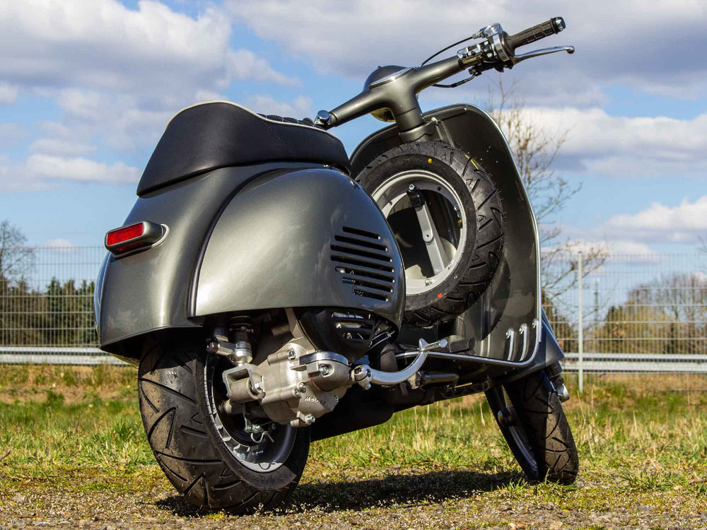 Custom Vespa Umbau GS 244ccm mit Scheibenbremse in Porsche Felsengrün