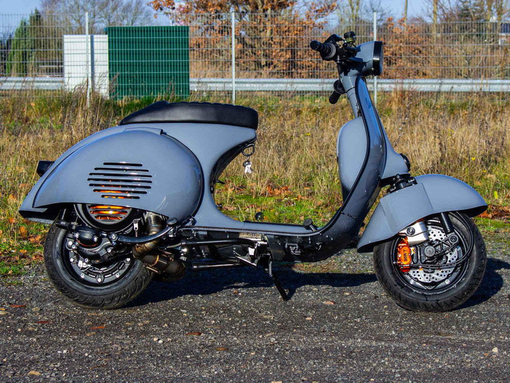 Custom Vespa GS 250ccm in Porsche Arctic Grey 3