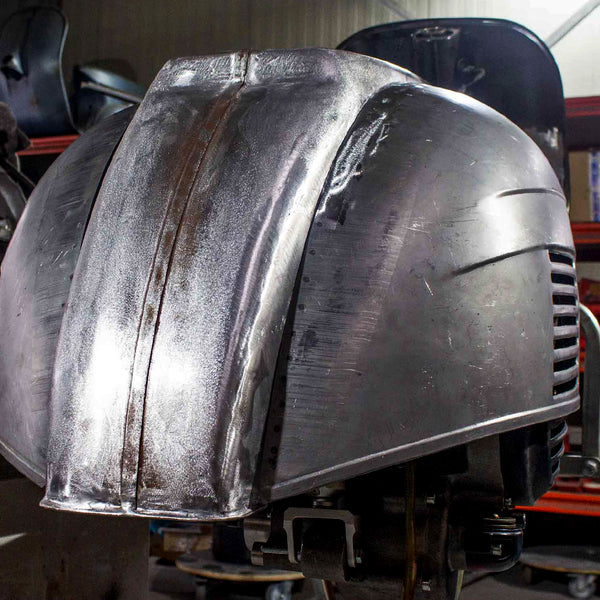 Custom Vespa Conversion mit handgefertigtem und verzinntem Heck 