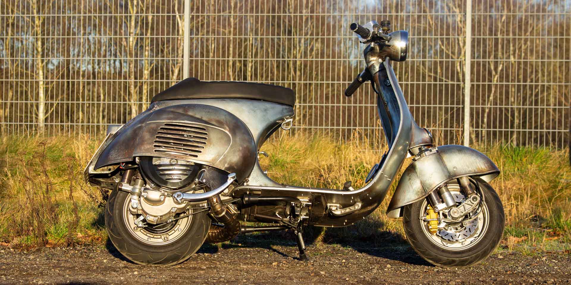 Custom Vespa Conversion mit BFA 306ccm Motor Rawstyle