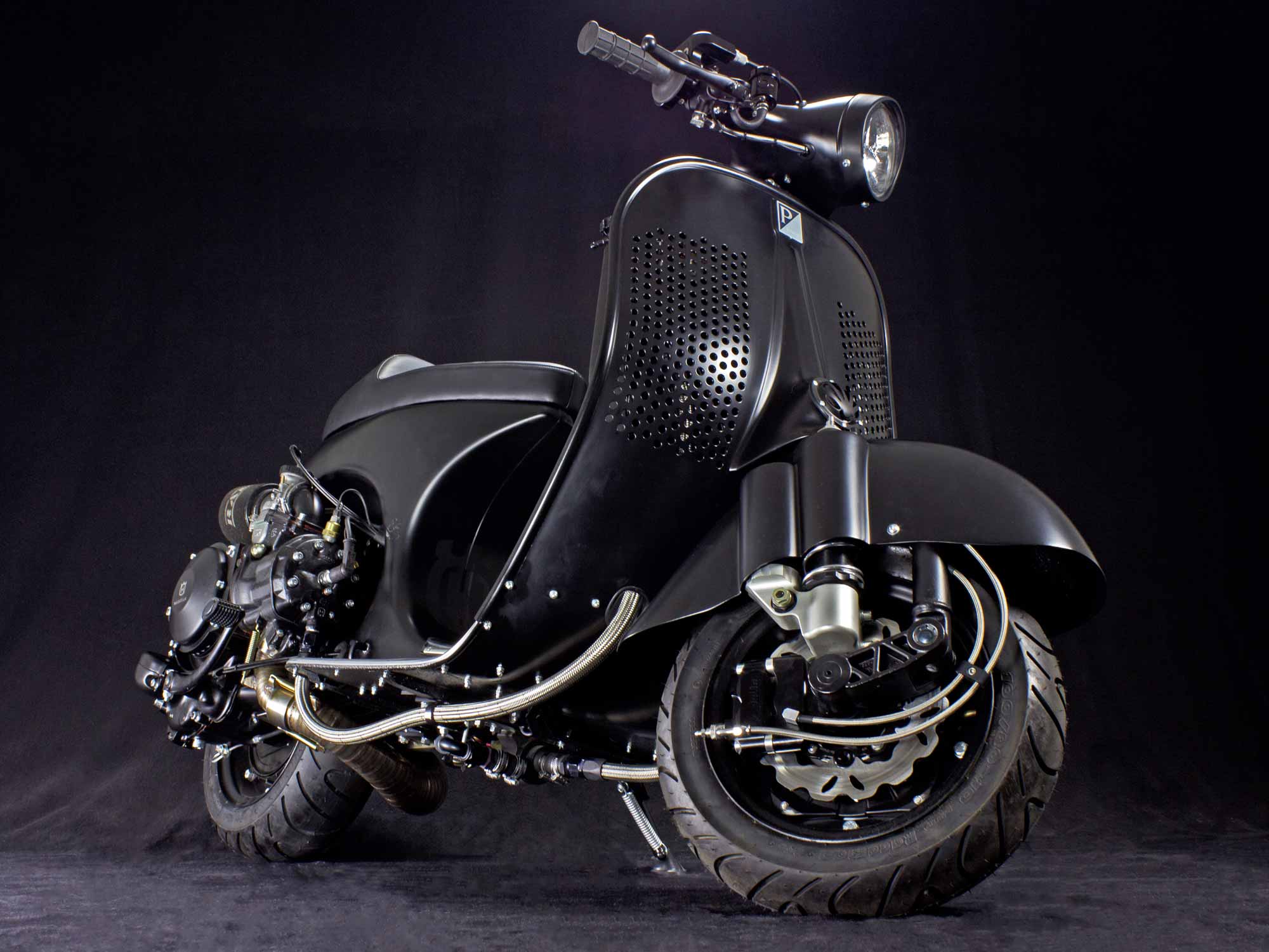 Custom Vespa PS 240 mit Wasserkühlung 