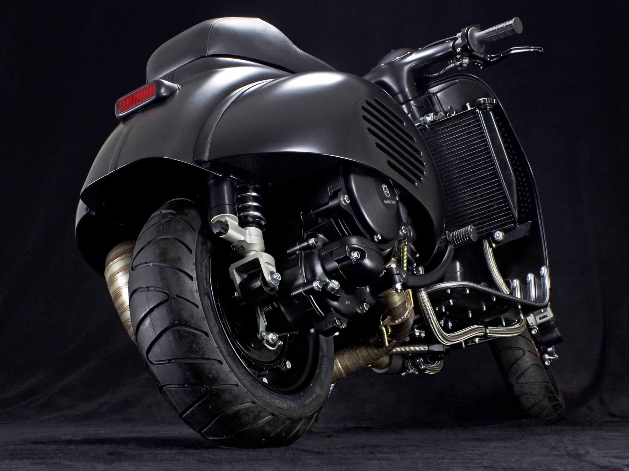 Custom Vespa PS 240 mit Breitreifen