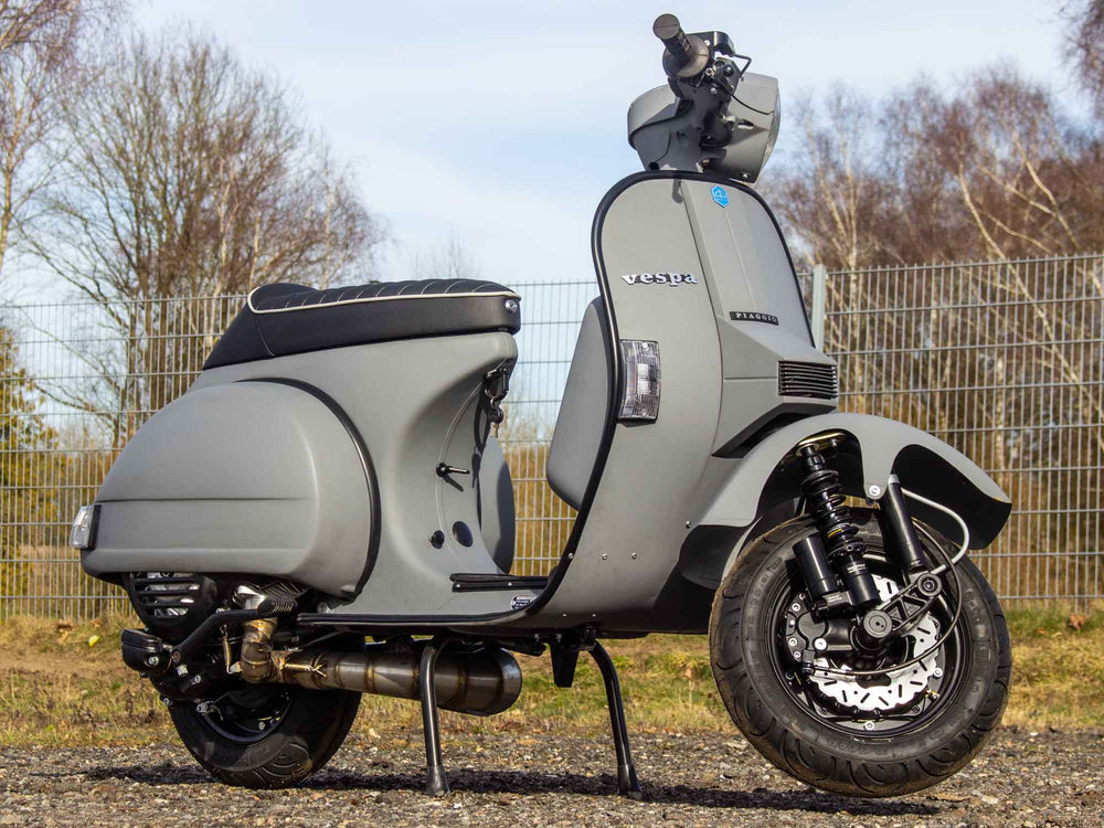Custom Vespa Umbau PX 244ccm mit Scheibenbremse und Rennauspuff in Matt Grau