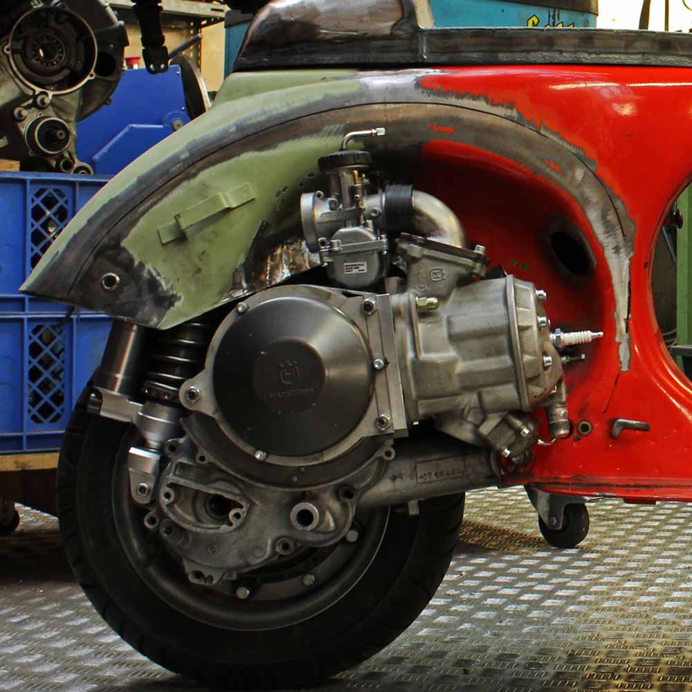 Vespa Rahmenumbau für einen PX Motor mit Husqvarna Zylinder