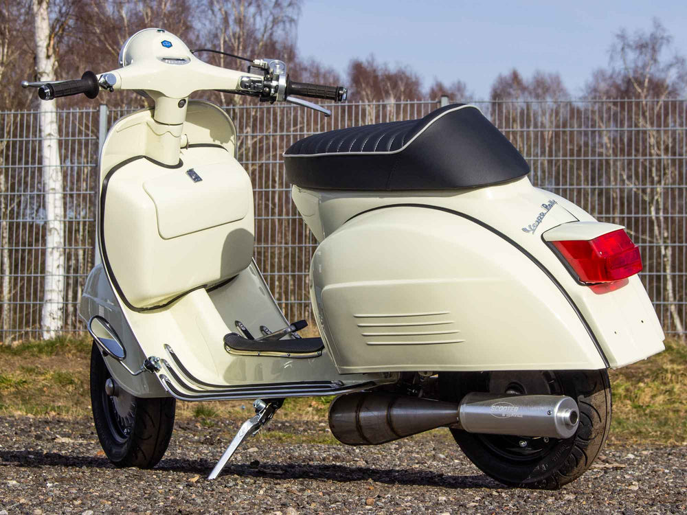 Custom Vespa Rally 244ccm mit Scheibenbremse und Rennauspuff in Piaggio Avorio 909