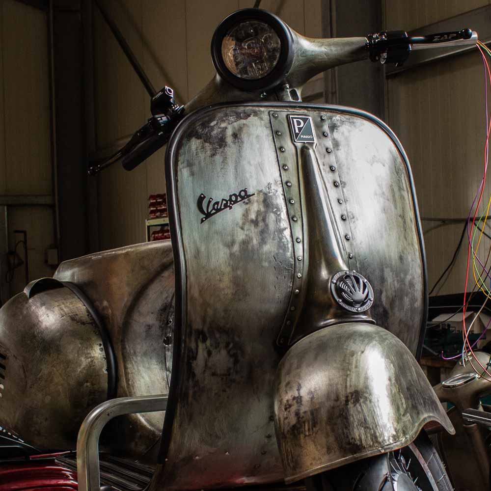 Rawstyle Custom Vespa Projekt mit BFA 306ccm Motor