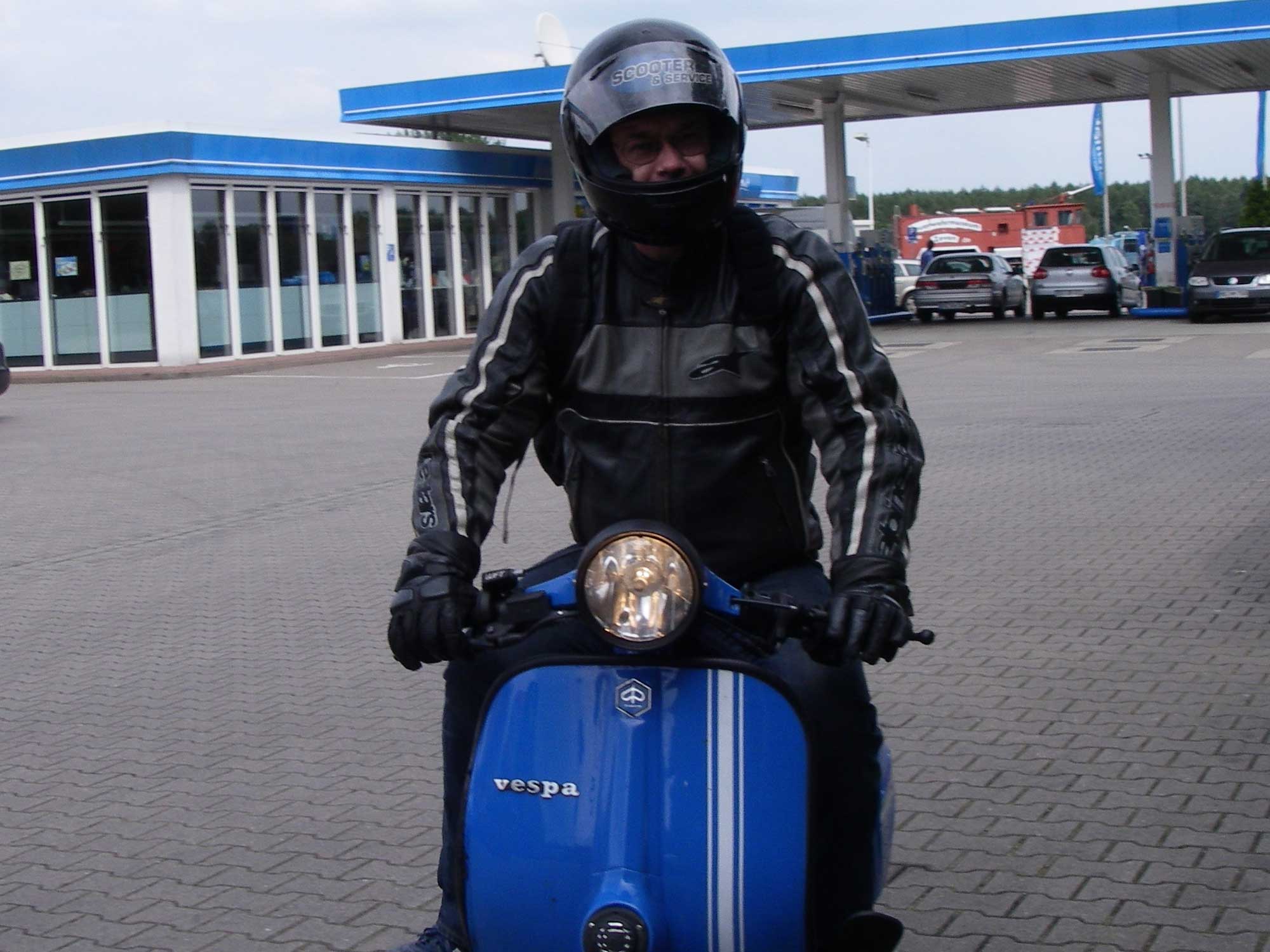 Die Custom Vespa Sprint 230 auf Tour