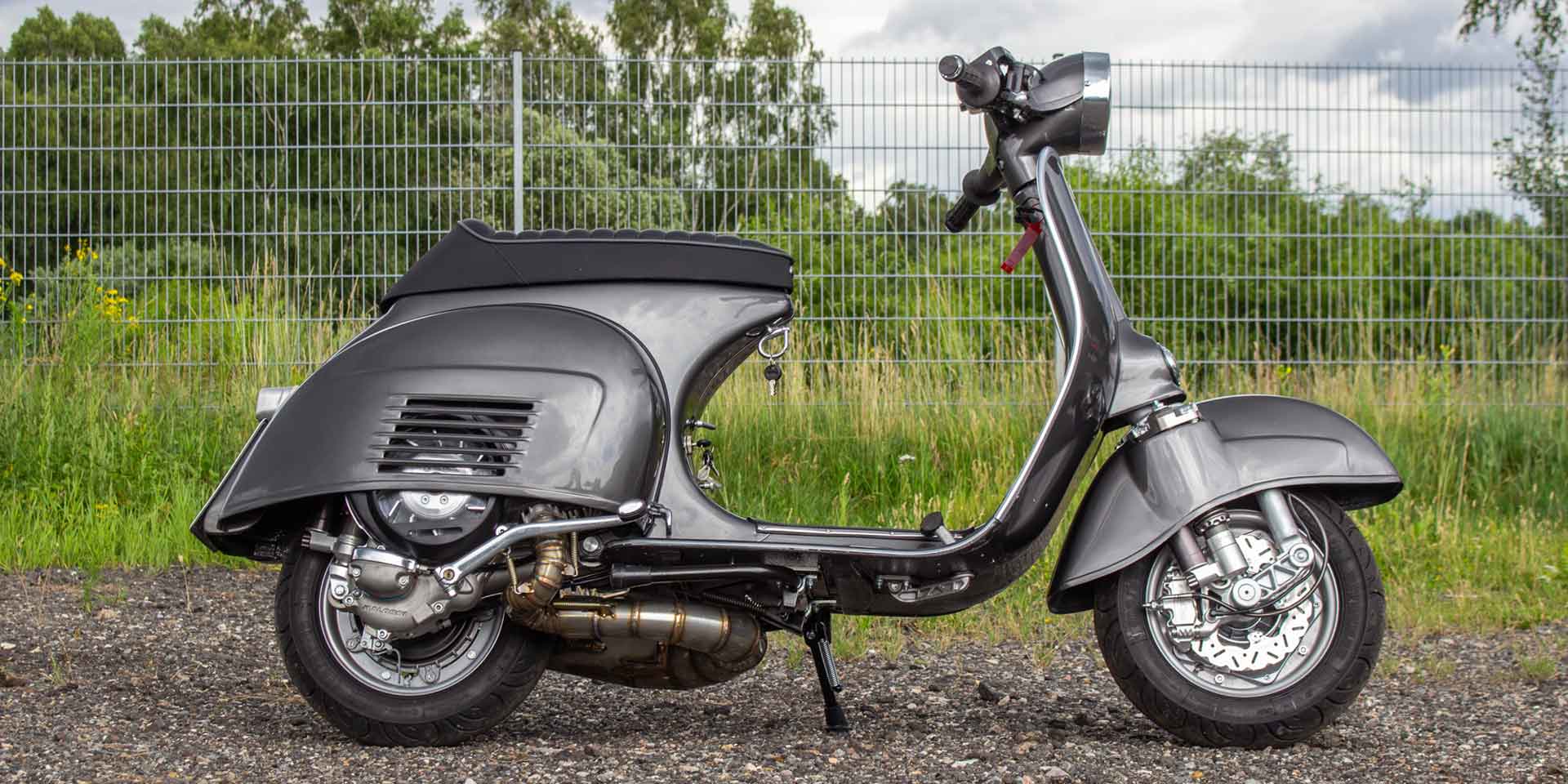Custom Vespa Sprint 244ccm in Porsche Achatgrau