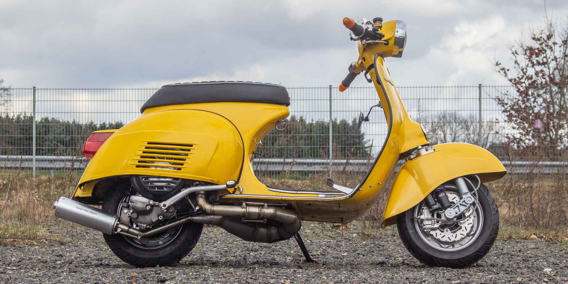 Custom Vespa Sprint 244 Porsche Gelb mit Scheibenbremse