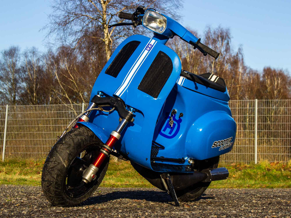 Custom Vespa 250N mit wassergekühltem Husqvarna Zylinder und Telegabel