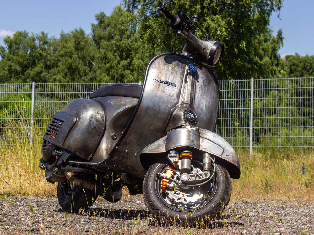 Custom Vespa Tuning Projekt BFA 306ccm Rawstyle mit Scheibenbremse und verlängertem Radstand