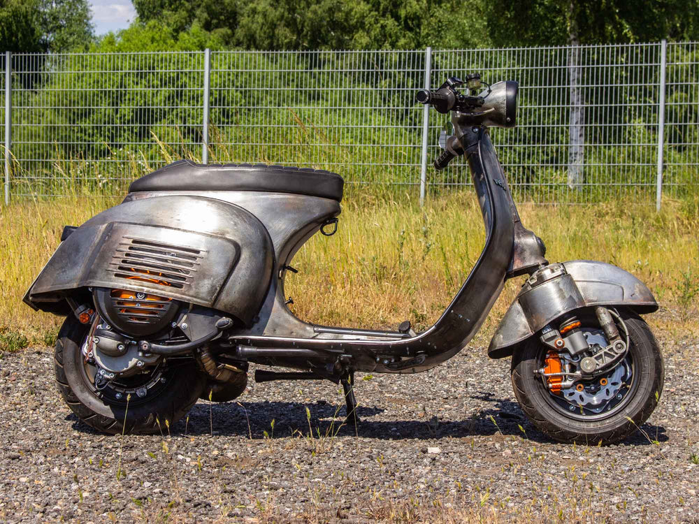 Custom Vespa Tuning Projekt BFA 306ccm Rawstyle mit Scheibenbremse und verlängertem Radstand