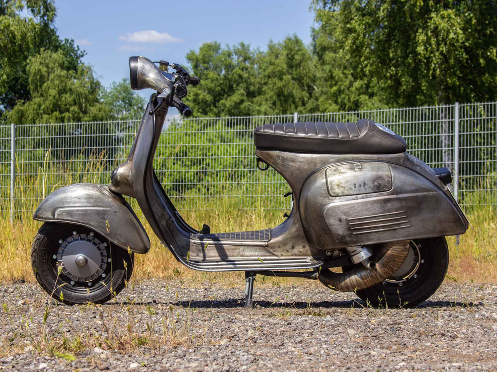 Custom Vespa Tuning Projekt BFA 306ccm Rawstyle mit Scheibenbremse und verlängertem Radstand