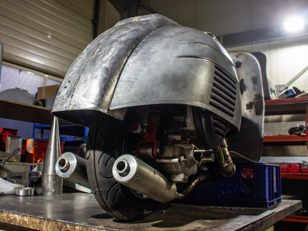 Vespa PX Umbau mit Quattrini 244ccm Motor und zwei Endschalldämpfern