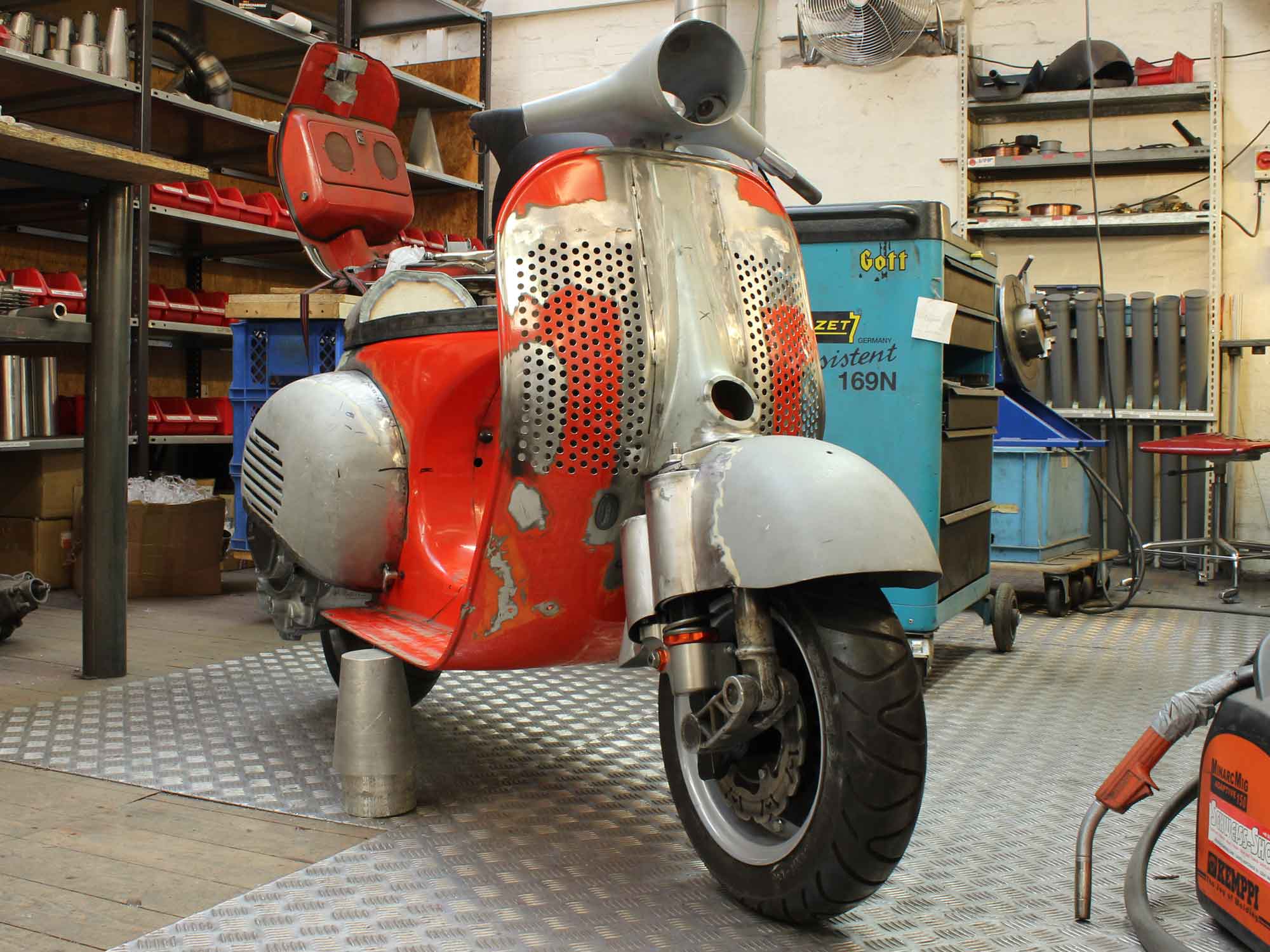 Die Entstehung der Custom Vespa PS 240