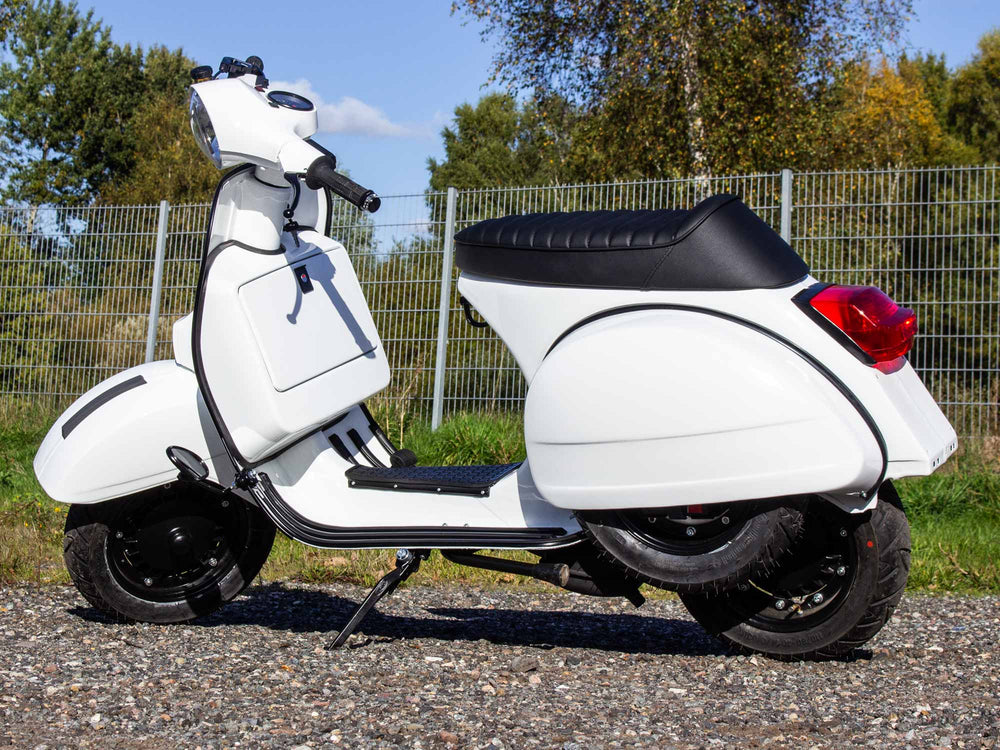Custom Vespa Tuning Projekt PX 221ccm mit Scheibenbremse in Piaggio Weiß