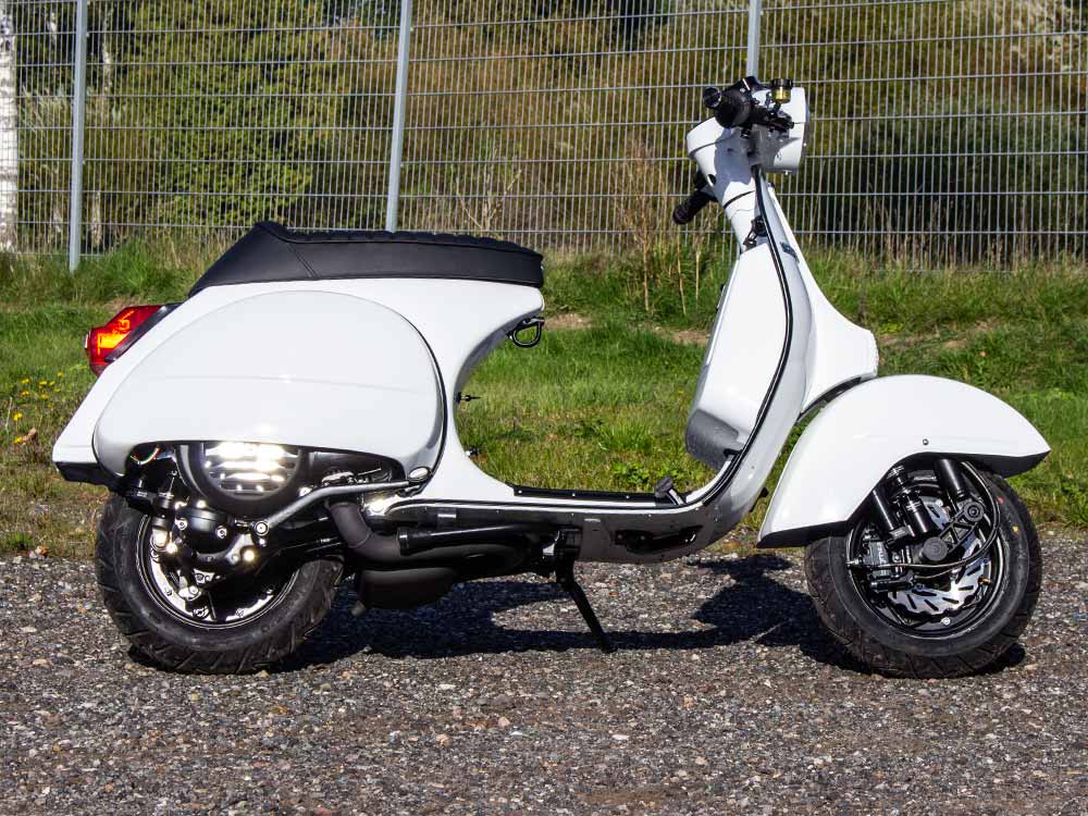 Custom Vespa PX 200 mit Scheibenbremse weiss