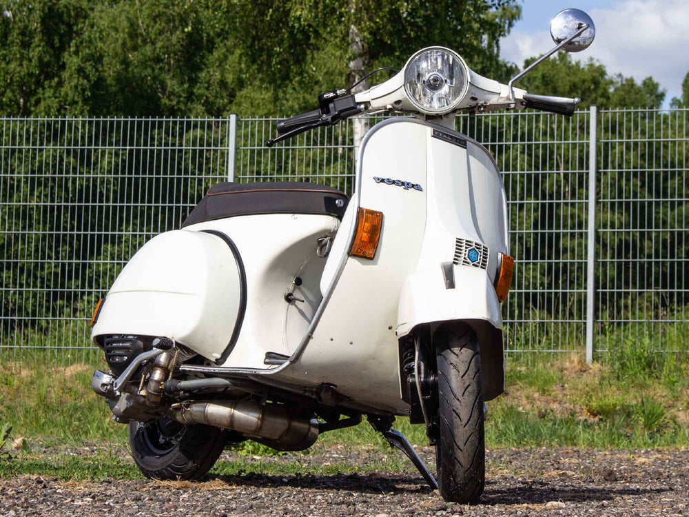 Custom Vespa Tuning PX 244ccm mit Scheibenbremse und Rennauspuff in Piaggio weiss