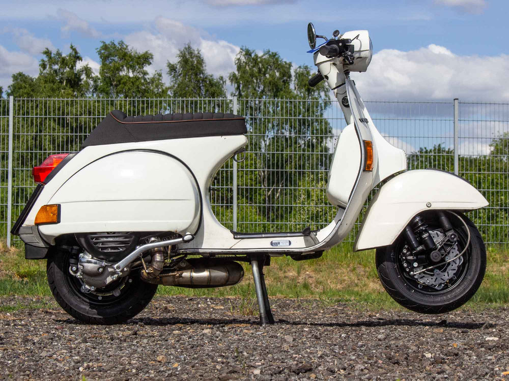 Custom Vespa Tuning PX 244ccm mit Scheibenbremse und Rennauspuff in Piaggio weiss