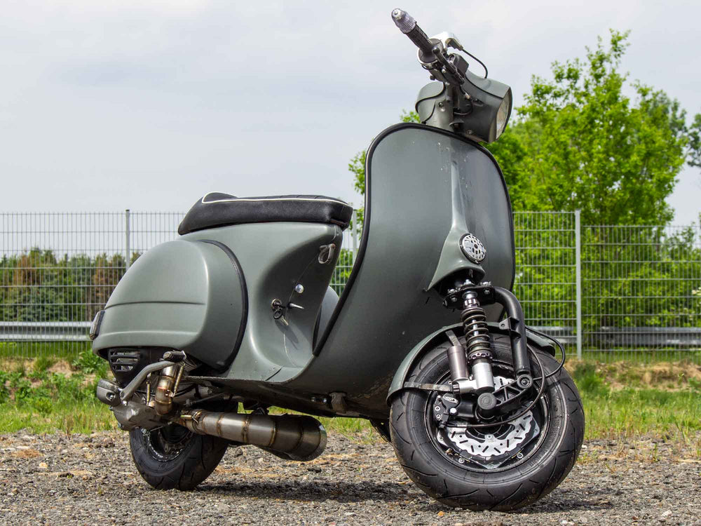 Custom Vespa Tuning PX 244ccm mit Scheibenbremse und Rennauspuff 