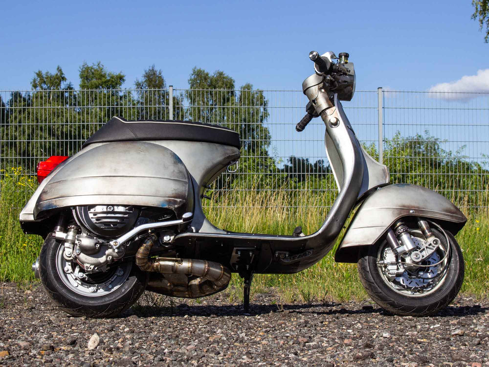 Custom Vespa Tuning PX 251ccm mit Scheibenbremse in Mercedes Silbergrau Metallic 180 Rawstyle