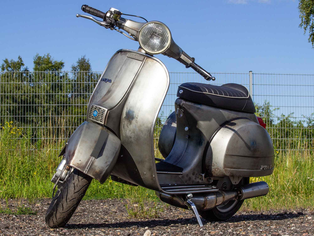 Custom Vespa Tuning PX 251ccm mit Scheibenbremse in Mercedes Silbergrau Metallic 180 Rawstyle