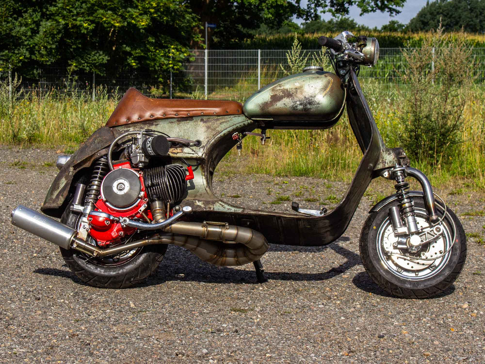 Custom Vespa Conversion Rusty Nail mit 244ccm-Motor und Scheibenbremse