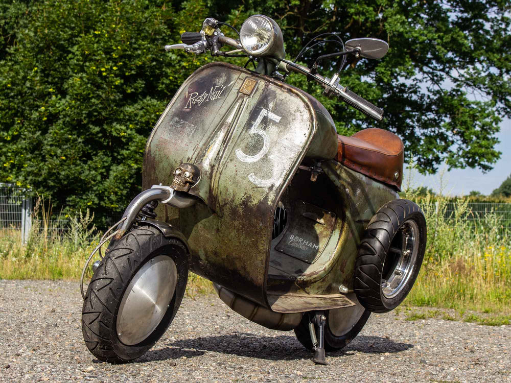 Custom Vespa Conversion Rusty Nail mit 244ccm-Motor und Scheibenbremse