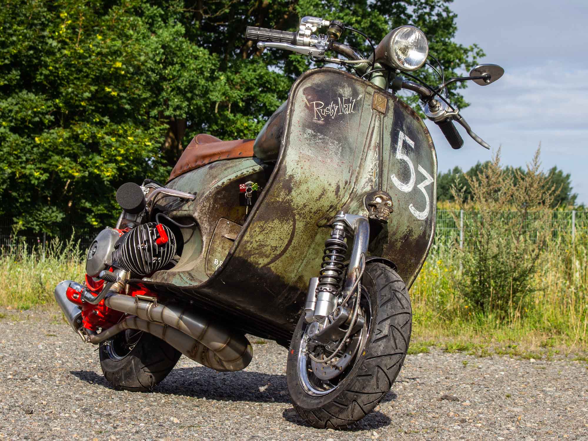 Custom Vespa Conversion Rusty Nail mit 244ccm-Motor und Scheibenbremse