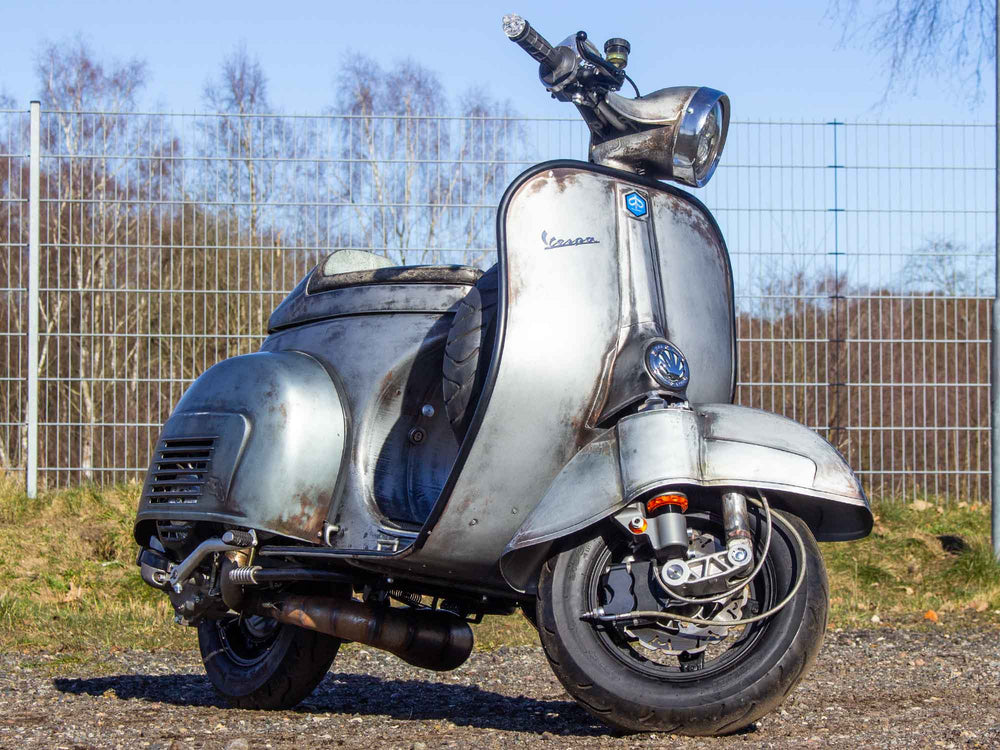 Custom Vespa Tuning Sprint 221 ccm Rawstyle mit Scheibenbremse und LED-Scheinwerfer
