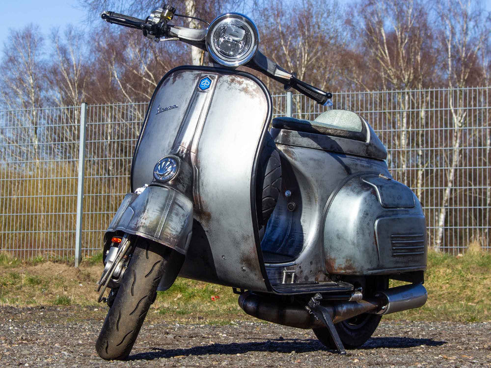 Custom Vespa Tuning Sprint 221 ccm Rawstyle mit Scheibenbremse und LED-Scheinwerfer