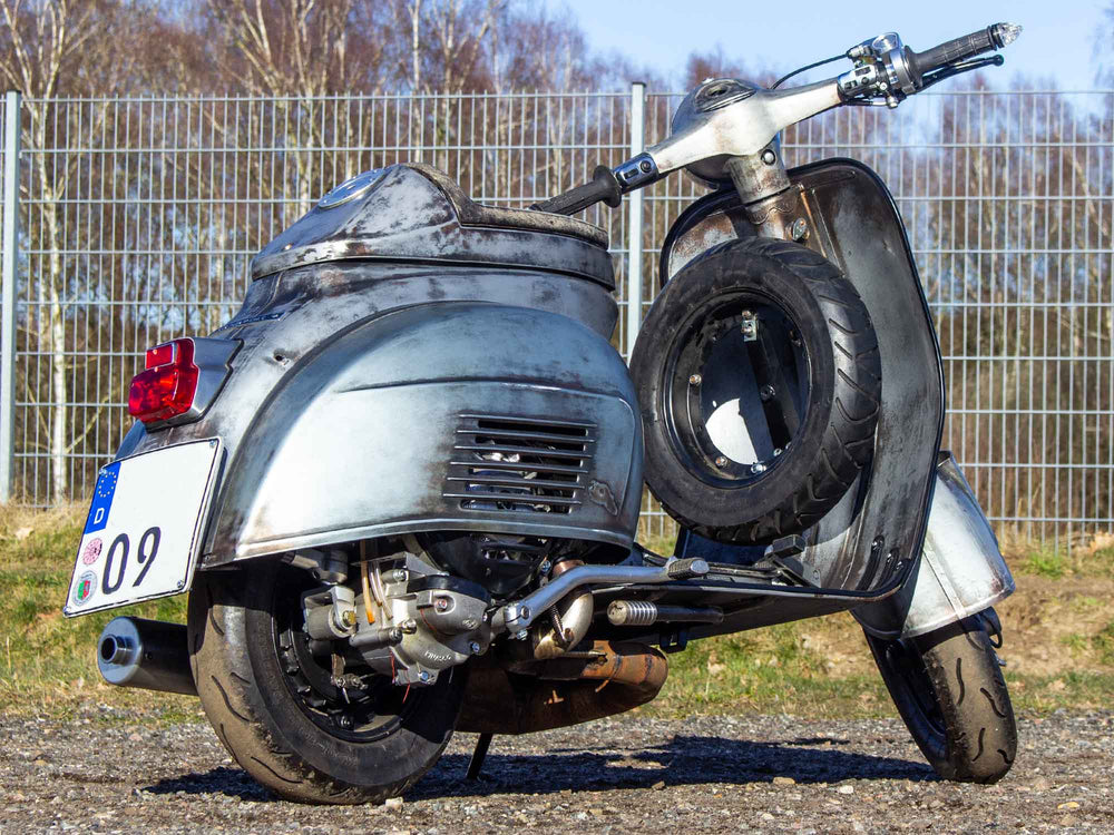 Custom Vespa Tuning Sprint 221 ccm Rawstyle mit Scheibenbremse und LED-Scheinwerfer